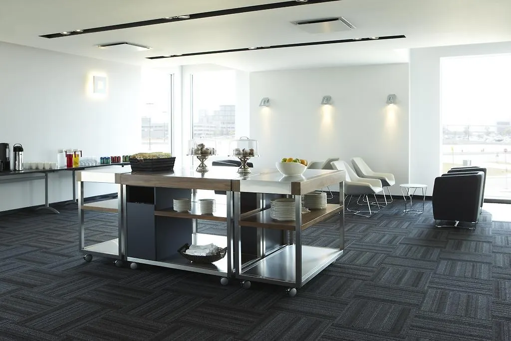 Alt Hotel Toronto Airport Mississauga 3*,