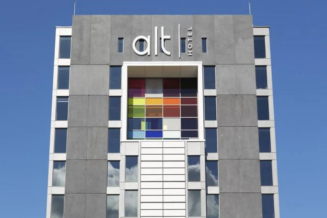 Alt Hotel Toronto Airport contacts